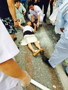 玻璃窗从天而降 过路女孩被砸中｜高空坠物为何屡禁不止？