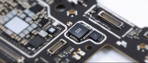 小米智能汽车概念图与芯片技术结合展示