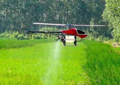 无人机考证热背后：掏空年轻人钱包，养肥培训机构