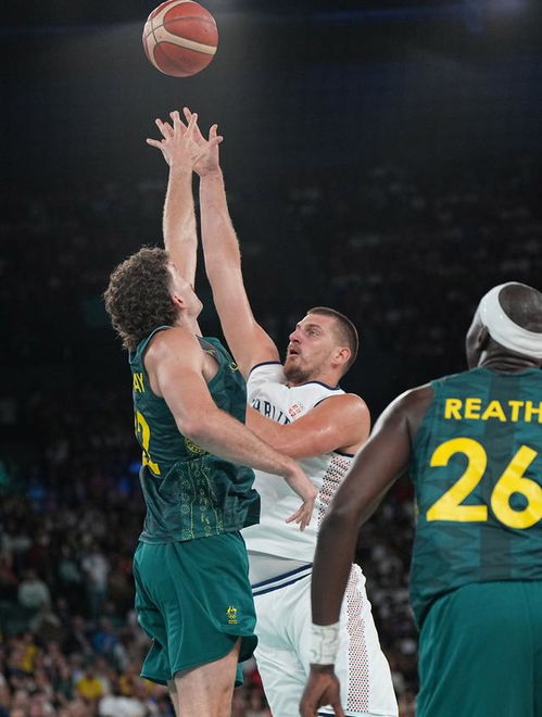 约基奇在比赛中投篮