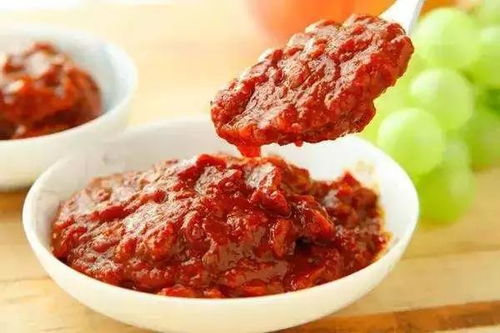 郫县豆瓣用于多种菜肴的美食拼盘图