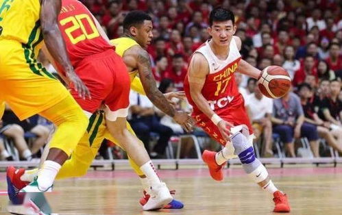 孙铭徽头部包扎场边治疗