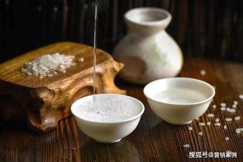 白酒仓库堆积如山的库存