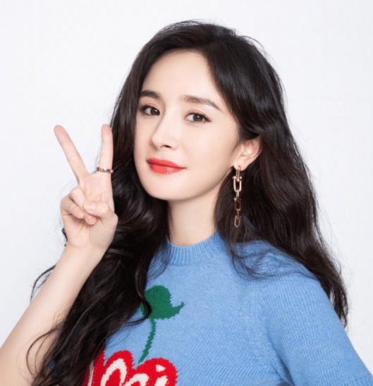 魏大勋与刘美含私下合影照片