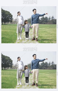 一家人一起散步锻炼身体的温馨画面