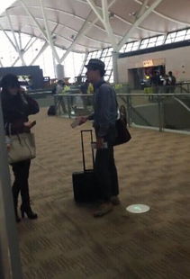 母子错过航班大闹机场 称耽误次日考公 引发热议