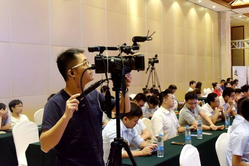 梨花杯活动现场观众鼓掌喝彩