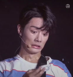 肖战擦汗这20秒我将反复看：从细节中窥见巨星魅力