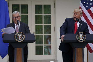 拜登在演讲现场神情严肃