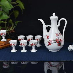 古代宴会中的酒器与酒桌文化