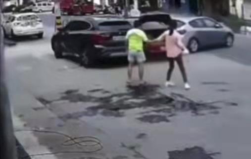 六旬摩的司机性侵女中学生获刑三年半，受害者亲属发声：老师发现后报警