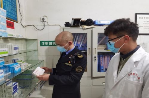 药品监管人员检查现场图片