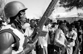 海地女子用馅饼毒杀40名黑帮分子，背后真相令人震惊！