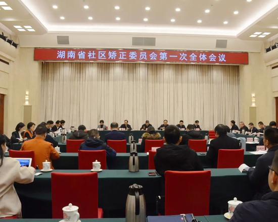 市民在社区会议上发言