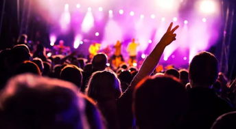 音乐节现场灯光璀璨夜景