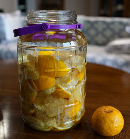 低度果酒与传统白酒对比图