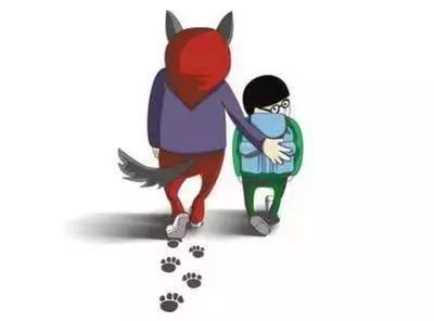 民警送儿子上学被误认为爷爷