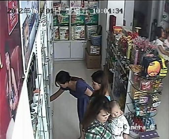 西安两女子偷杏被抓，反责老板小气引热议！真实事件还原