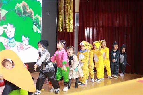 幼儿园搞艺术节，开始每天排练节目｜孩子变身小演员，家长直呼太有戏！