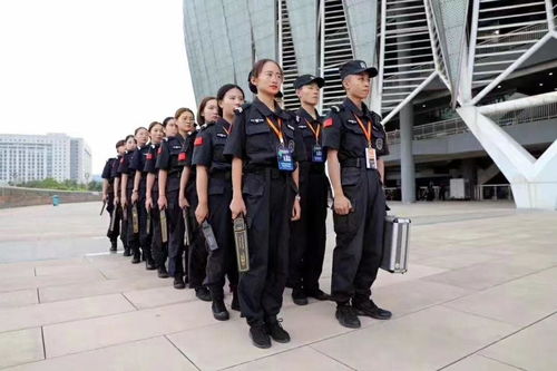 机场安保人员正在调解纠纷