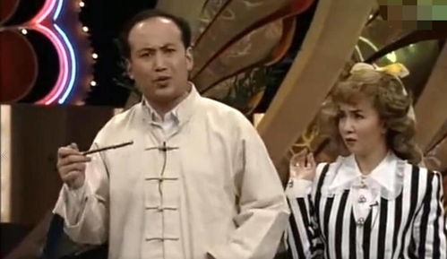 蔡明与年轻演员同台演出