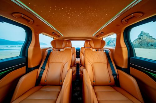 魏牌高山MPV内部豪华座舱展示