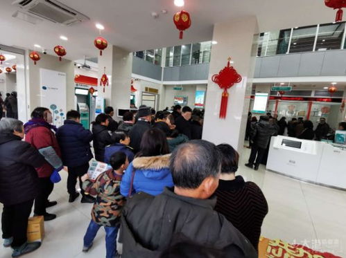 一年期定期存款利率下破1%！多家银行下调，储户怎么办？