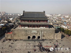 安徽凤阳鼓楼瓦片“瀑布式”脱落：600年台基无恙，修缮一年何以塌瓦？