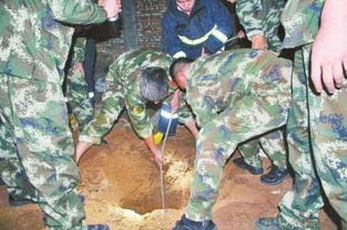 湖北黄石男孩坠井消防员快速救援现场