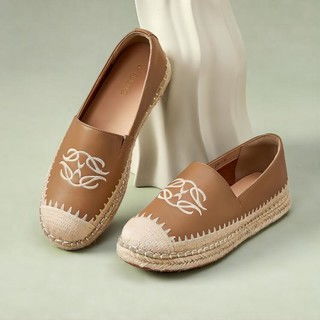 比洞洞鞋还丑的鞋，被中产抢疯了？我亲测上脚后的真实体验！