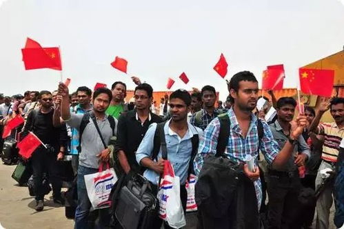 钱进在海外撤侨现场