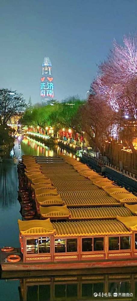 河南夜景与大学灯光交相辉映