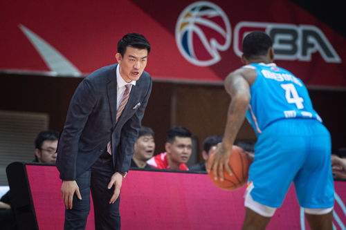 主教练王博指挥比赛