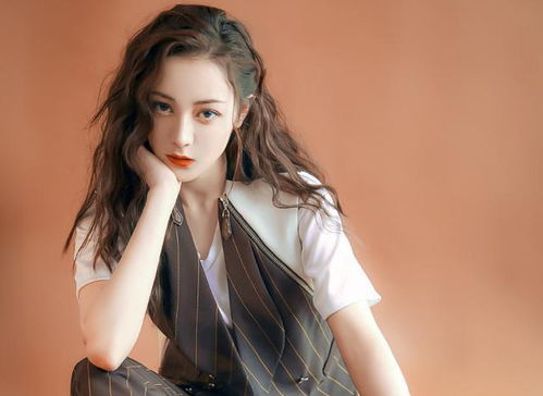 迪丽热巴虞书欣直播状态引热议，粉丝彻夜守候微博之夜现场！