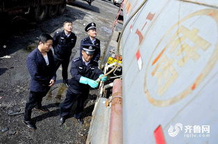 警方搜查制毒窝点现场