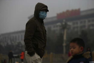 市民戴口罩出行场景