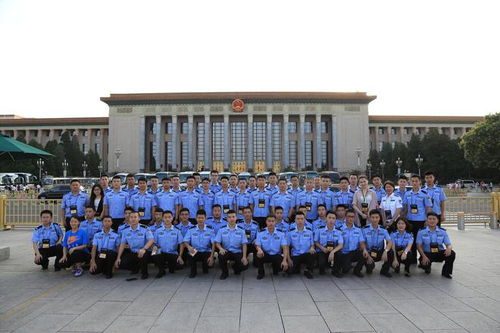 江苏警官学院拍毕业照 压迫感爆棚？现场直击与学生真实心声