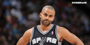 森林狼球员神情凝重