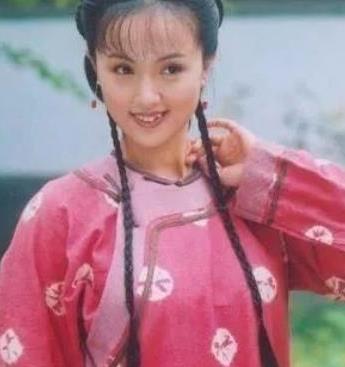 朱媛媛年轻时期在片场工作的照片