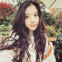 李凯馨在活动现场微笑