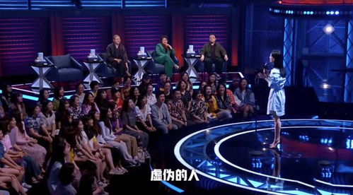 脱口秀女演员遭猥亵事件后坚持演出，网友热议：勇敢还是无奈？