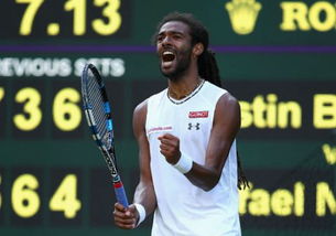 布朗与队友庆祝胜利