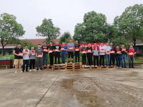 微软总部员工办公区空荡景象