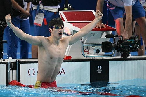 潘展乐200自夺冠+5金闪耀全国游泳冠军赛，世锦赛A标仅他一人达标