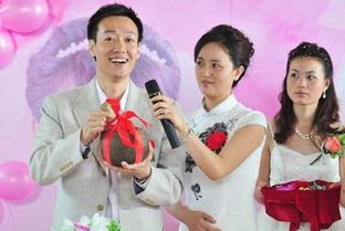 辛柏青与朱媛媛滑雪互动照片