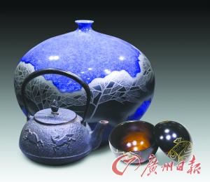 非遗手工艺品与现代设计结合展台