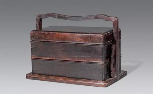 红木提盒与紫檀插屏