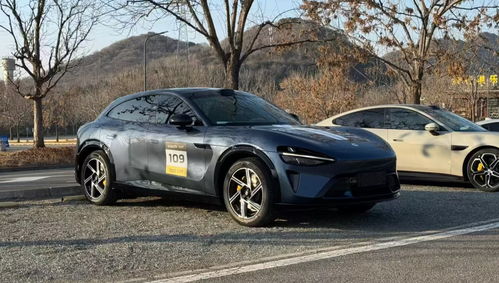 小米首款SUV YU7实车展示