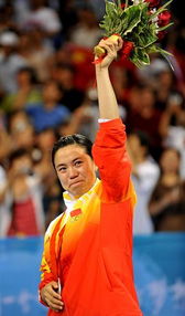 胡金秋在领奖台上流泪