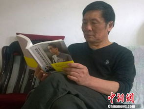 辛柏青在闲暇时光喜欢读书与写作